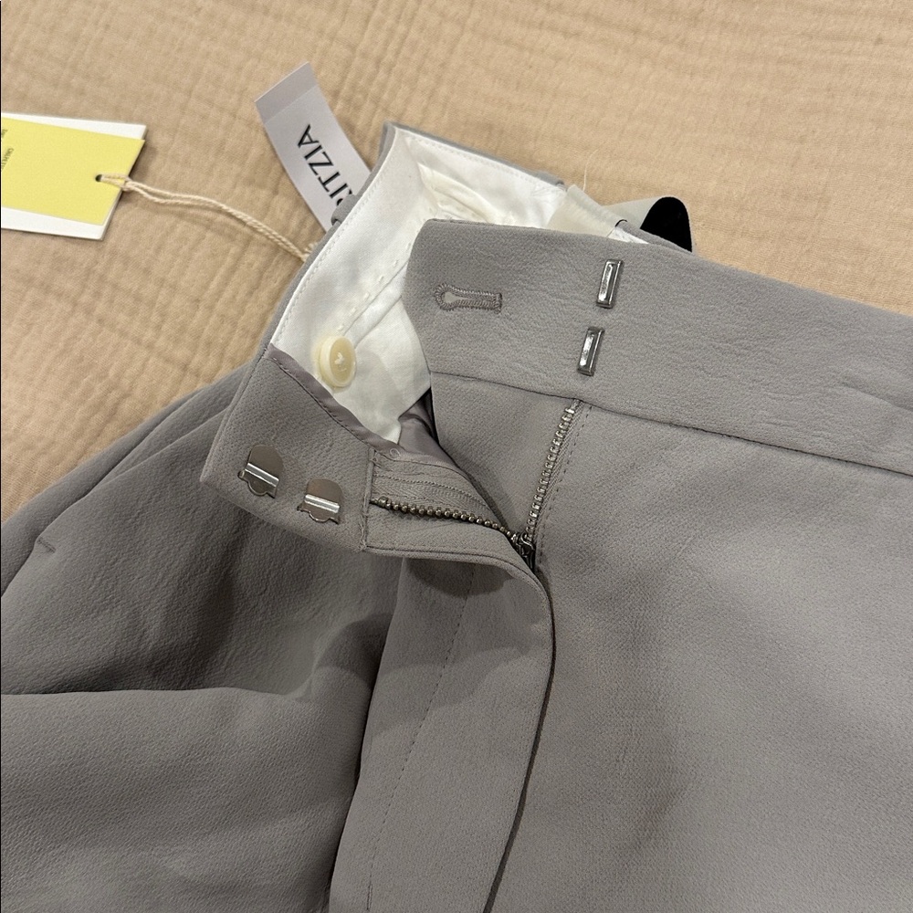 Aritzia anthem shorts - Picture 6 of 6